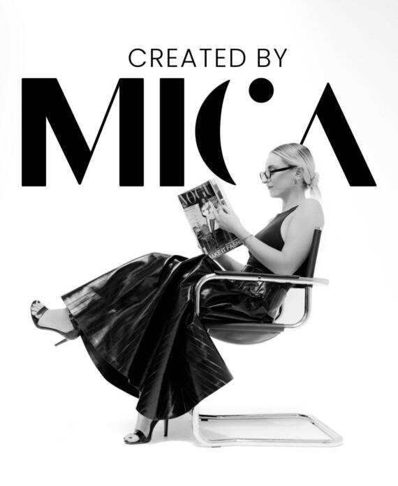 Michaela Fliesser von Created By Mica beim Lesen eines Vogue Magazins